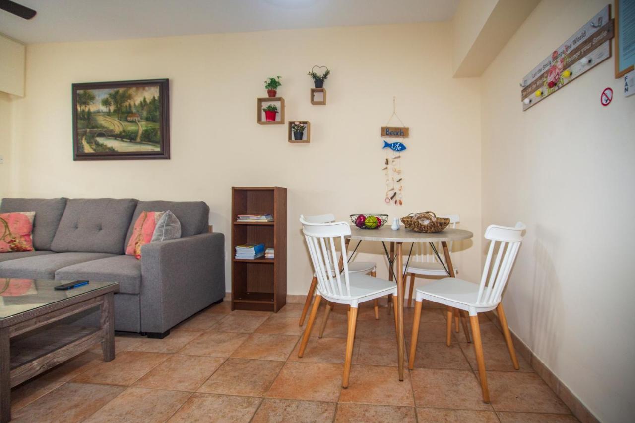Central, By Sea, Seaview, Renovated 1 Bedroom Flat Larnaca Exterior foto
