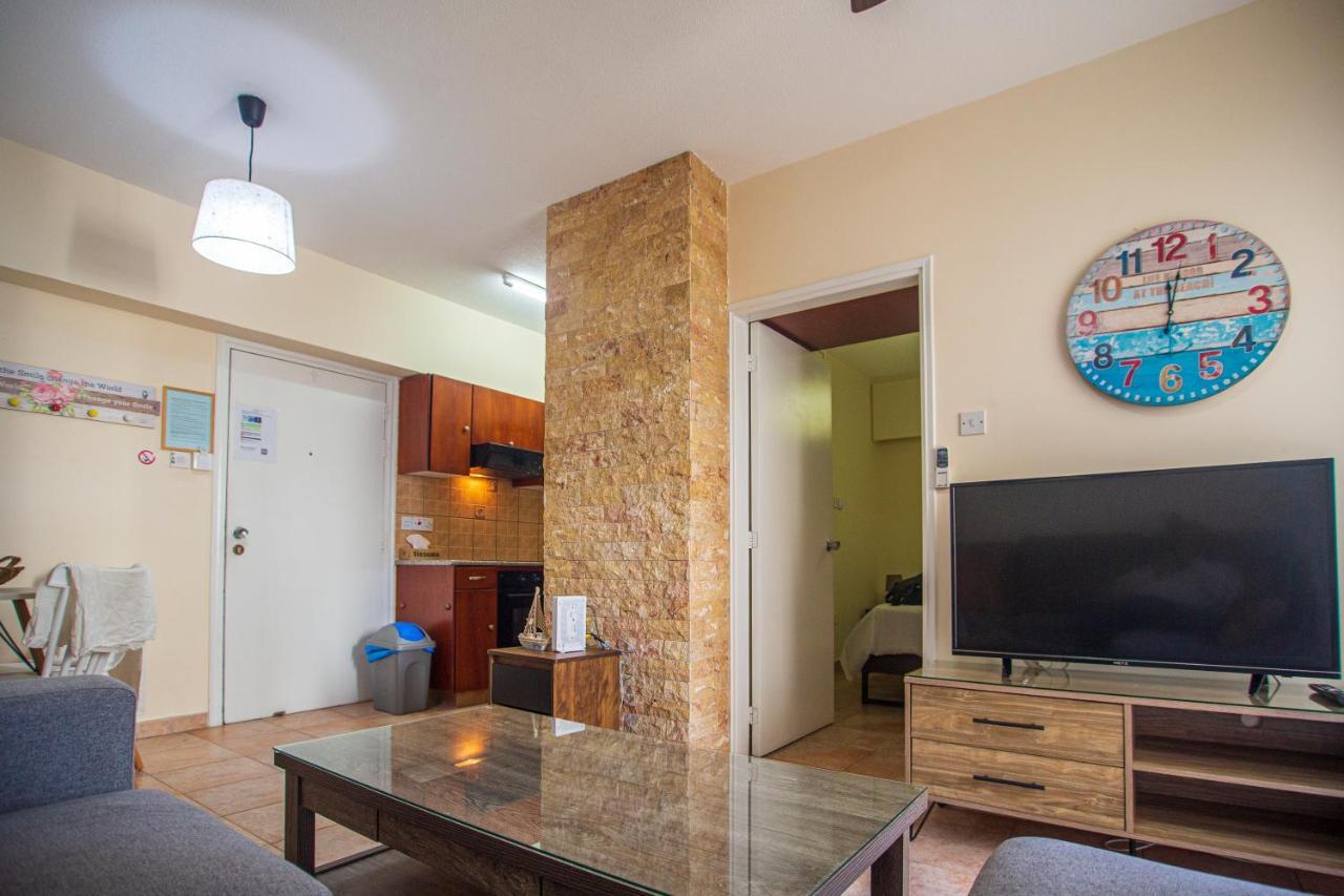 Central, By Sea, Seaview, Renovated 1 Bedroom Flat Larnaca Exterior foto